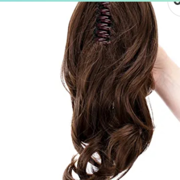 Caisha clip on ponytail hairpiece - Picture 6 of 6